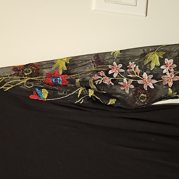 Black long sleeve sheer floral blouse - Picture 3 of 3